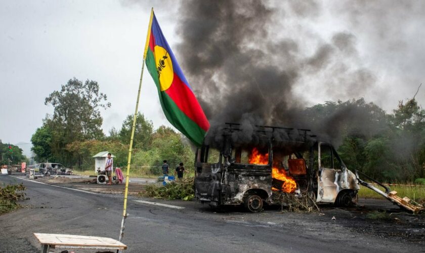 Un barrage dressé par des indépendantistes à La Tamoa, dépendant de la commune de Paita en Nouvelle-Calédonie, le 19 mai 2024