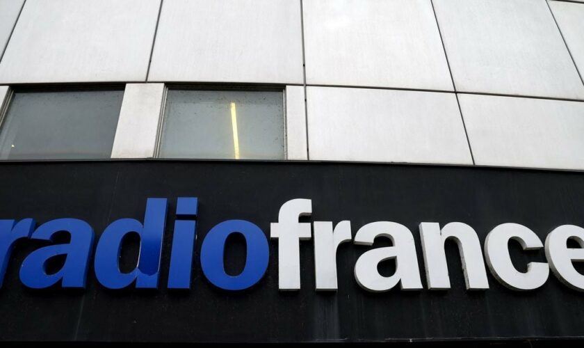 L'examen du projet controversé de réforme de l'audiovisuel public, qui devait débuter cette semaine à l'Assemblée nationale, a été reporté à une date ultérieure.