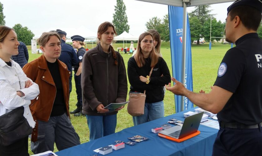 « Ce qui m’intéresse, c’est de me sentir utile » : pourquoi elles rêvent de devenir officier de police