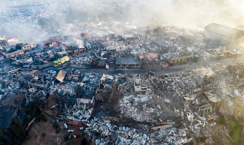 Detienen en Chile a un bombero voluntario como presunto responsable de los incendios que dejaron más de 130 muertos