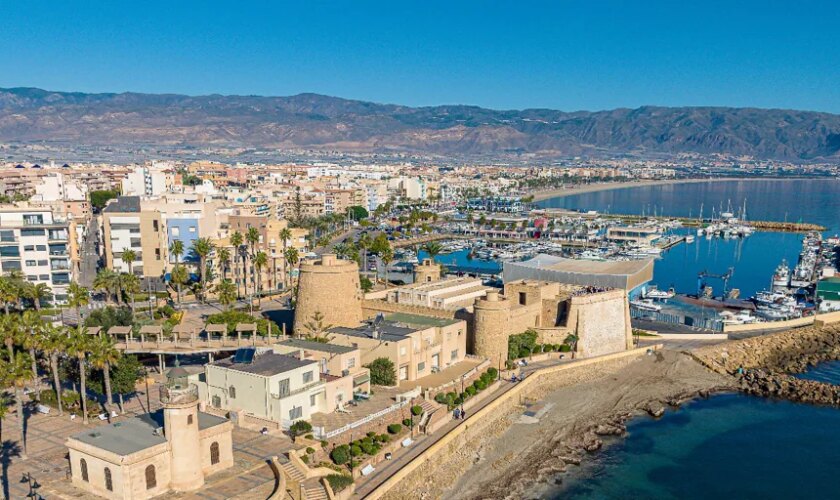 Roquetas de Mar se queda sin agua potable durante dos días por obras en la desaladora