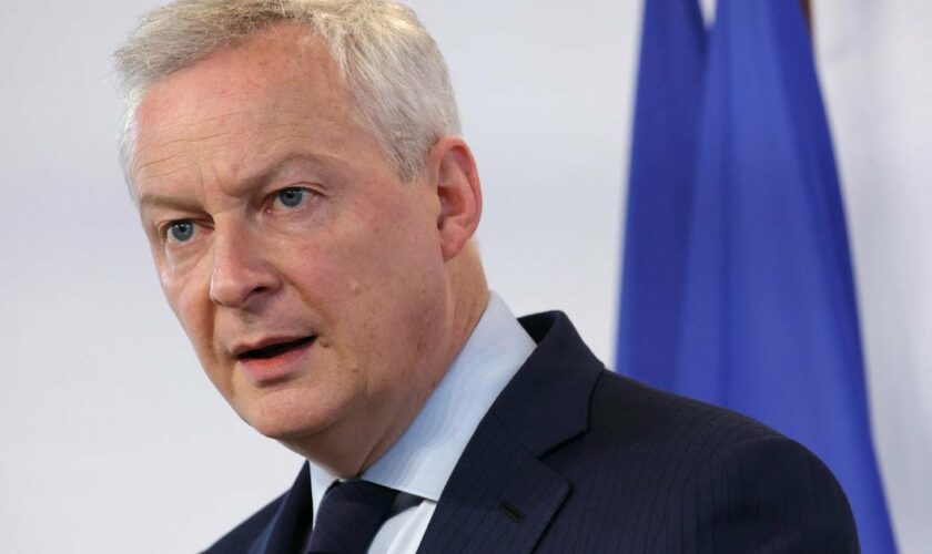 "Ce sera difficile et ça va demander beaucoup de détermination" de ramener le déficit sous 3% d'ici 2027, a souligné jeudi le ministre de l'Economie Bruno Le Maire devant des sénateurs