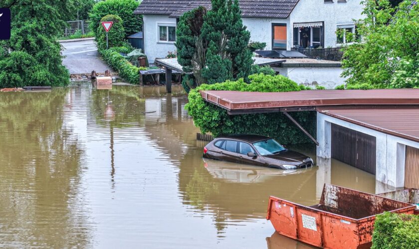 Pfaffenhofen: Feuerwehrmann stirbt bei Rettungsaktion in Hochwasser