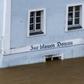 Pumpwerk an der Donau gerät in Brand wegen Dauerbetrieb