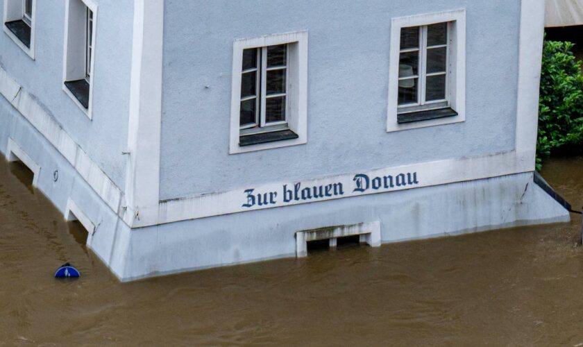 Pumpwerk an der Donau gerät in Brand wegen Dauerbetrieb