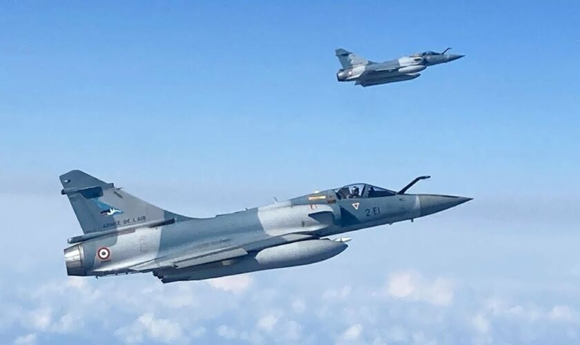 Des Mirage 2000-5 assurant la police du ciel en Estonie dans le cadre de l'Otan, le 30 mars 2022