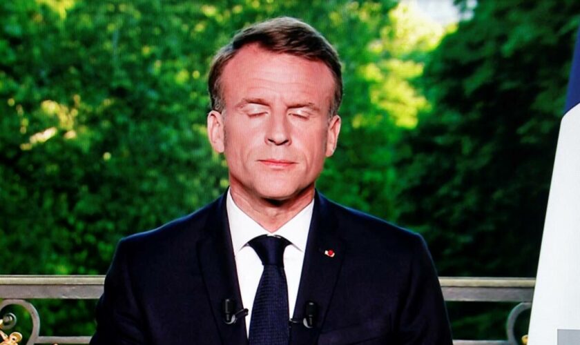 Le « roi Macron » veut faire l’histoire, mais laquelle ?