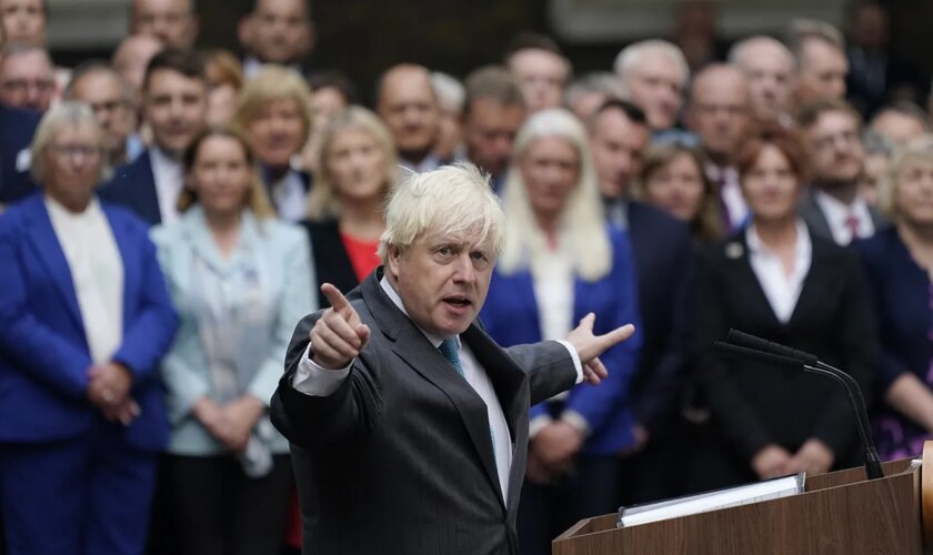 Boris Johnson entra en la campaña electoral británica en apoyo de Rishi Sunak