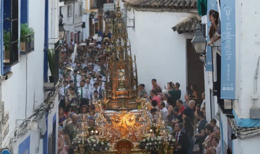 Corpus Christi en Córdoba, honores y alabanzas al Rey de la Gloria por las calles