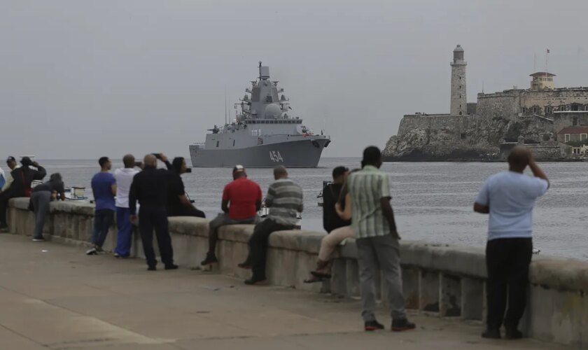 Estados Unidos y Rusia exhiben barcos y submarinos en aguas de Cuba