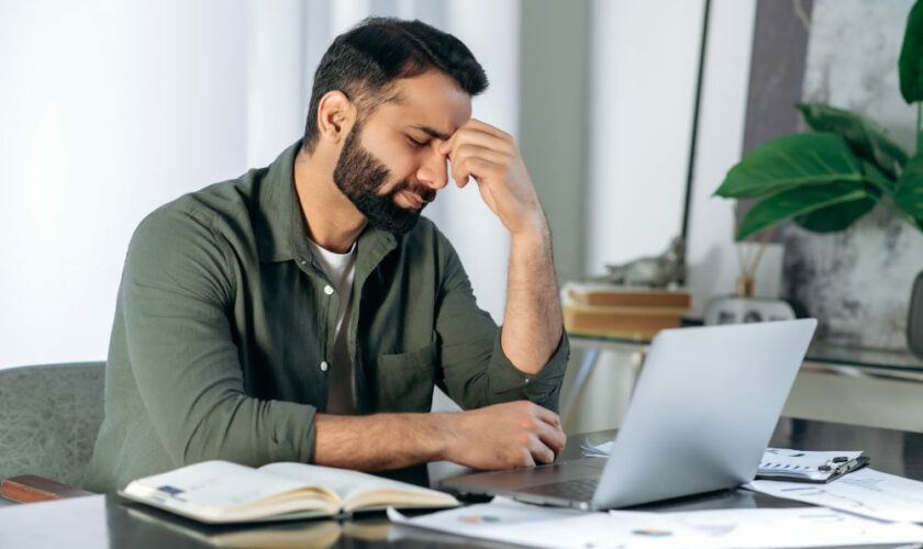 Il passe plus de 2 heures à orthographier correctement le nom de son ami Matthieux