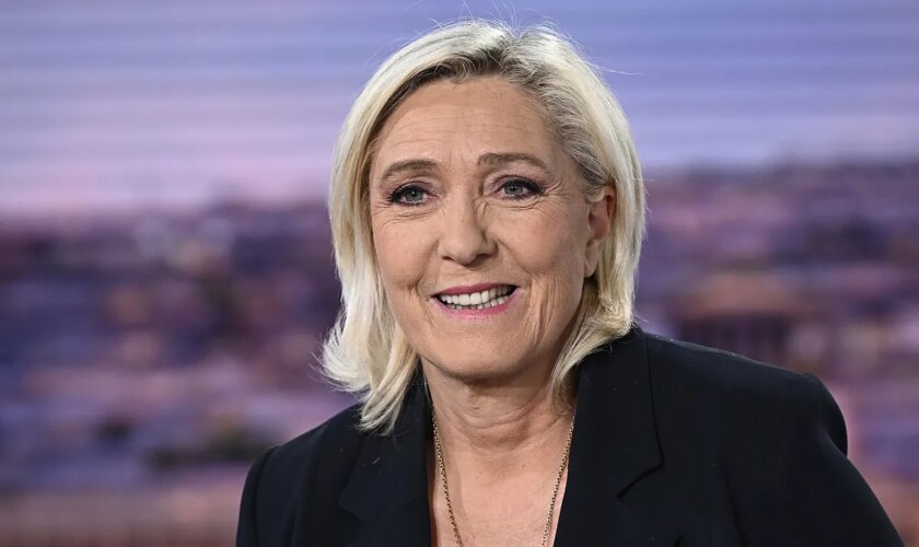 La izquierda francesa crea un frente contra Le Pen para las legislativas y la ultraderecha tiende la mano a los conservadores