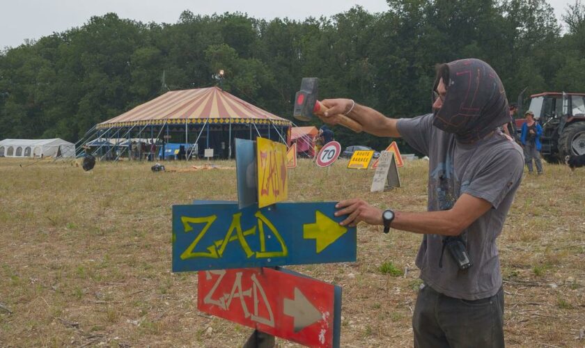 Les opposants à l’A69 installent leur ZAD, avant un nouveau week-end de confrontation avec les forces de l’ordre