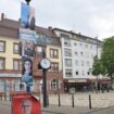 Mannheim: Wahlplakate verschiedener Parteien hängen an einem Laternenmasten