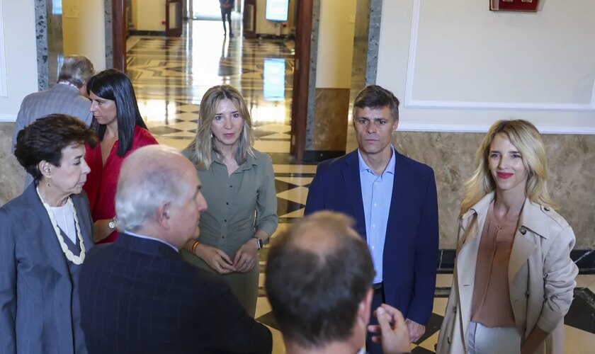 María Corina Machado invita a los senadores españoles a ser testigos de las presidenciales ante el veto a la UE