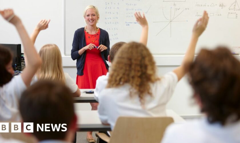 Plans shelved for shorter school holidays in Wales