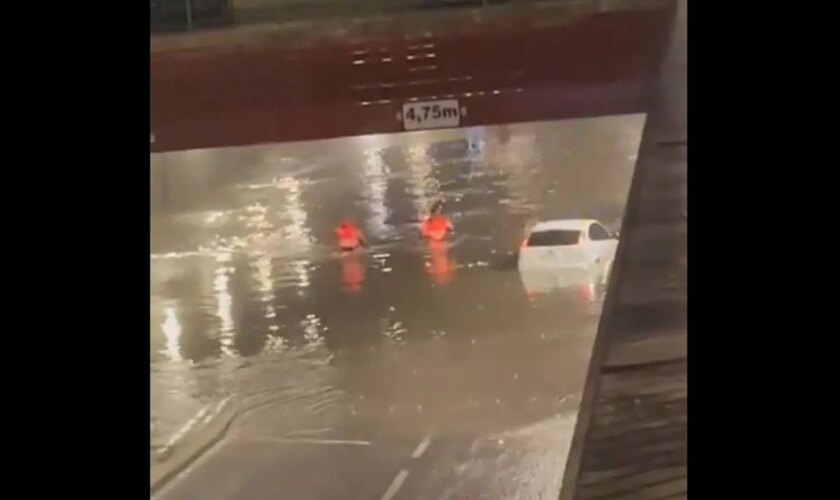 Una espectacular tromba de agua deja túneles anegados y conciertos cancelados en Valladolid