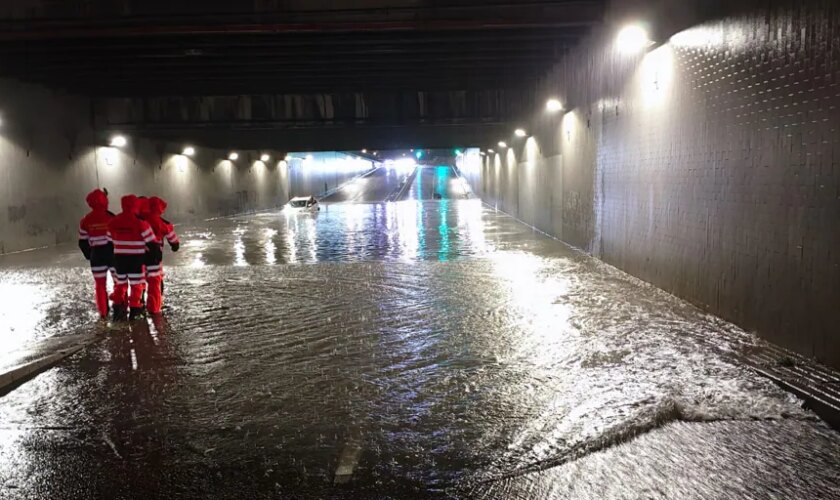 Una fuerte tromba de agua colapsa Valladolid