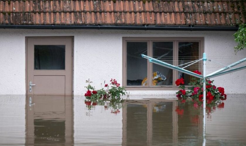 Heftiger Dauerregen hat in Bayern und Baden-Württemberg für Überschwemmungen teils extremen Ausmaßes gesorgt. Foto: Sven Hoppe/d