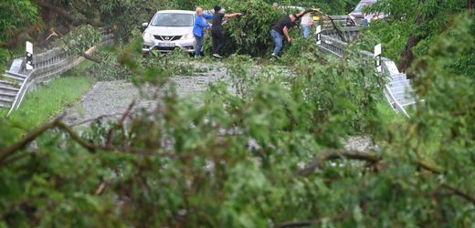 Wetter in Deutschland: EM-Fanzonen im Regen, Zugverkehr beeinträchtigt