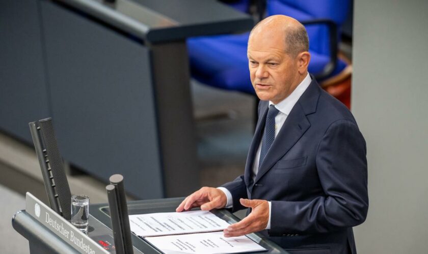 Mitten in der heißen Phase der Haushaltsverhandlungen stellt sich Scholz den Fragen der Abgeordneten