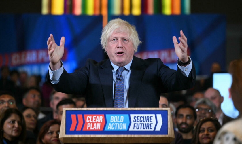 Législatives britanniques : Boris Johnson apporte son soutien à Rishi Sunak, promis à une déroute