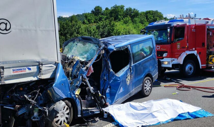 Slovénie : ce que l’on sait de la collision entre un minibus et un poids lourd, qui a causé la mort de deux Français dont un enfant