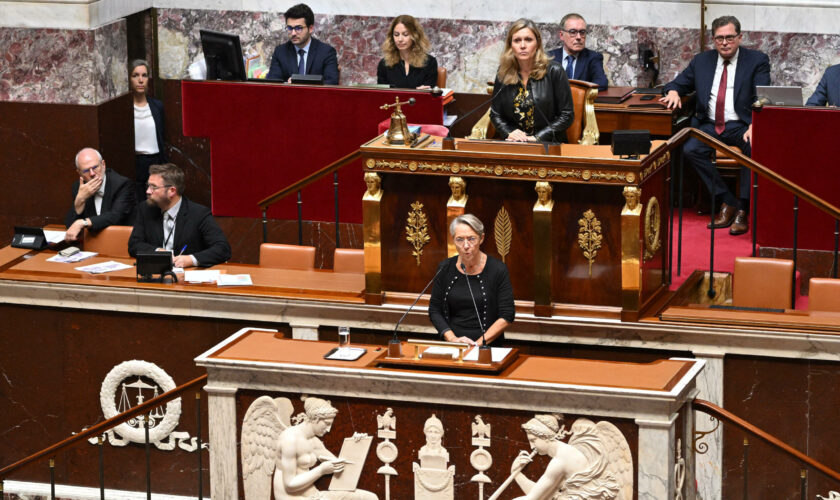 "Dès qu'il y a une crise, les femmes passent à la trappe" : la parité recule à l’Assemblée