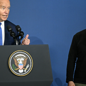 Joe Biden confond Volodymyr Zelensky et Vladimir Poutine en plein sommet de l’Otan