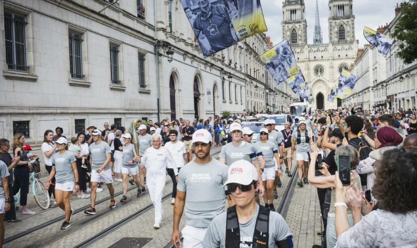 EN IMAGES - De Montargis à Orléans avec la flamme olympique, la «belle journée» du photographe de «Libération»