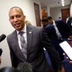 Top House Democrat Hakeem Jeffries met privately with Biden — but didn’t offer his endorsement