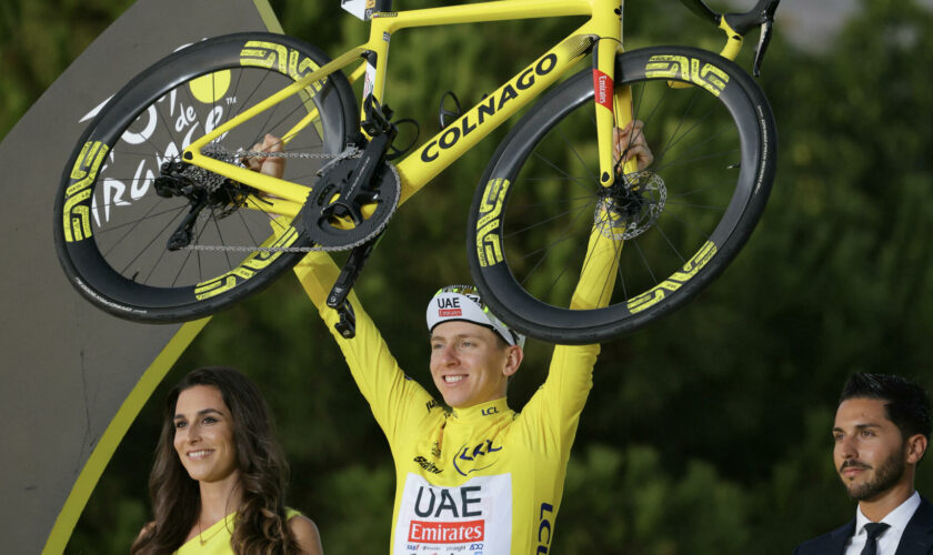 Tour de France : Tadej Pogacar remporte la Grande Boucle après 3 semaines de domination outrageuse