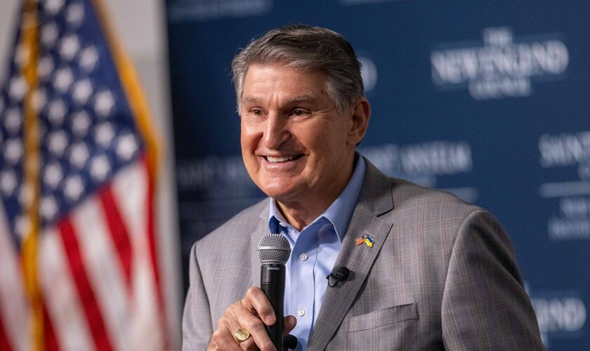 Manchin considers re-registering as Democrat to run for president