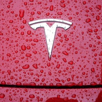 Tesla erleidet weiteren Gewinnrückgang