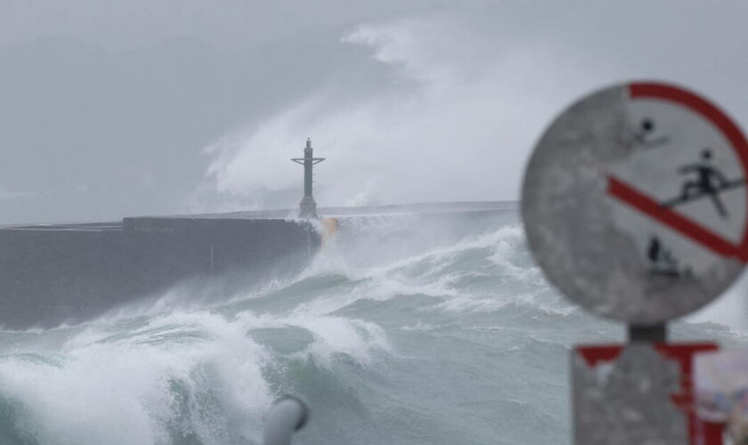 Taiwan : le puissant typhon Gaemi touche terre, déjà huit morts et 8 000 personnes évacuées