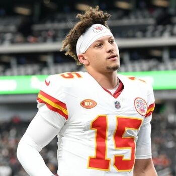 Raiders mock Patrick Mahomes with Kermit the Frog puppet at training camp