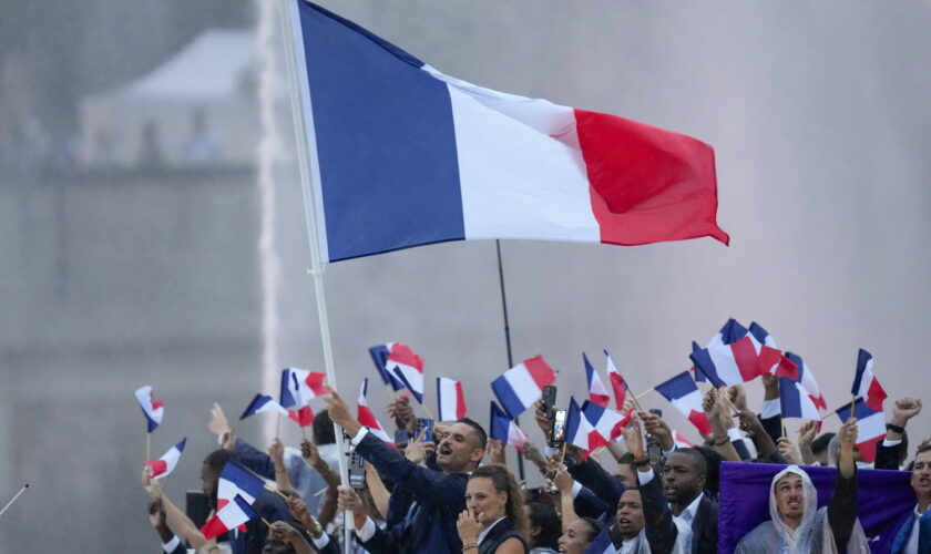 JO 2024. Cérémonie d'ouverture : les Bleus défilent dans une cérémonie grandiose, les images en direct