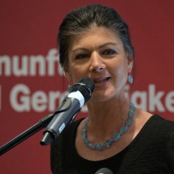 Wagenknecht-Partei in Umfrage erstmals zweistellig