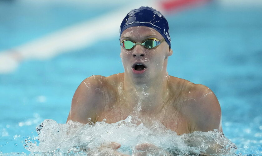 DIRECT. Natation aux JO 2024 : Léon Marchand se fait peur, Maxime Grousset assure, le live