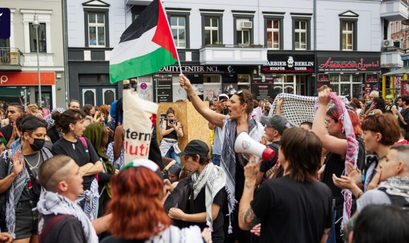 Nach „Dyke March“ in Berlin: „Bild“-Reporter mit dem Messer bedroht