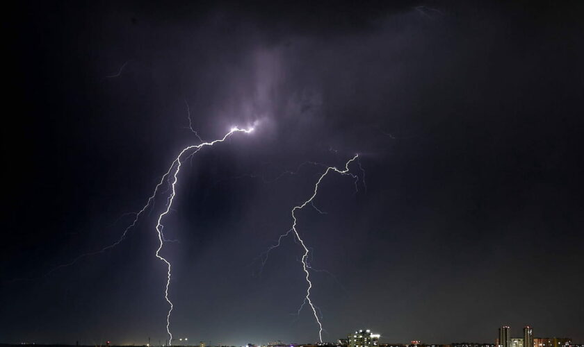 Alerte aux orages : un épisode violent attendu, 12 départements en vigilance