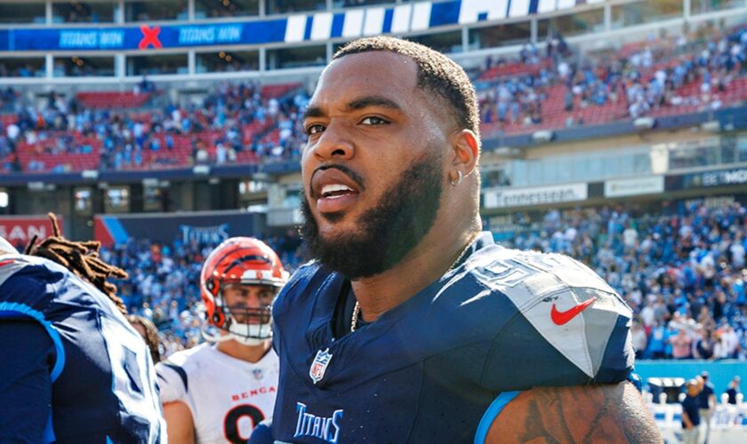 Titans star Jeffery Simmons calls radio host 'p---y' during live broadcast at training camp