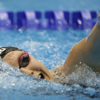 Olympische Spiele in Paris: Isabel Gose schwimmt im 1.500 Meter Freistil-Finale zu Bronze