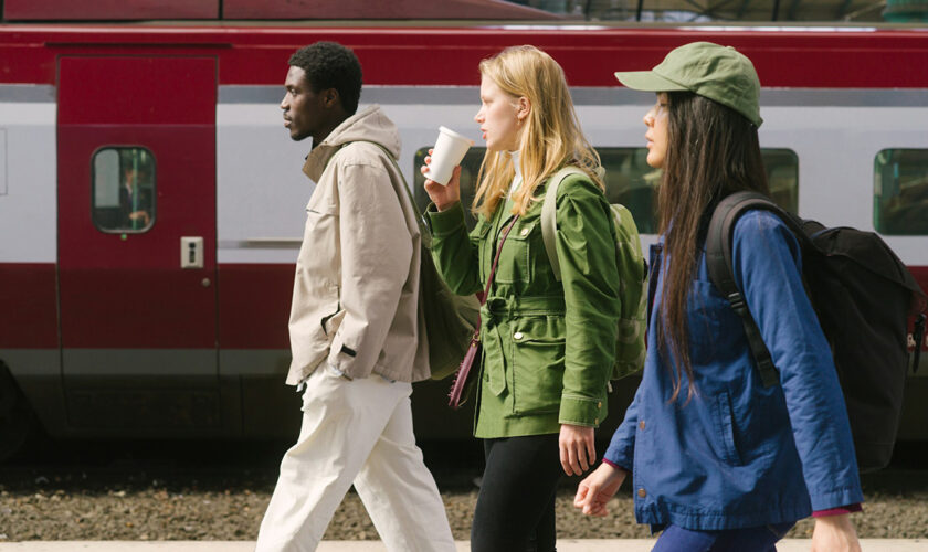 Accablés par le racisme et le coût de la vie, de jeunes Britanniques veulent quitter le Royaume-Uni