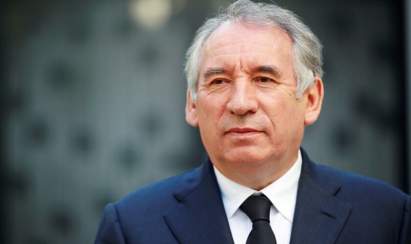 «C’est au président qu'incombe le choix d'un gouvernement», déclare Bayrou