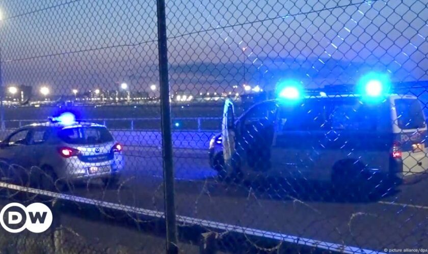 Climate activists block Germany's Frankfurt airport