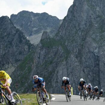 DIRECT. Tour de France, 15e étape : les coureurs s’attaquent au feu d’artifice de cette Grande Boucle