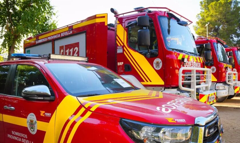 Declarado un incendio de importantes dimensiones cerca de la A-49 por Gines