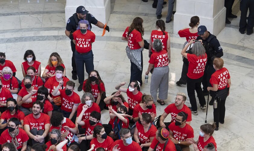 Detienen a 200 personas por protestar en el Congreso de EEUU contra la visita de Netanyahu