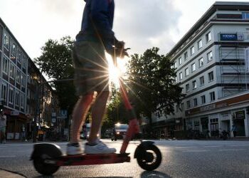 E-Scooter: Kritiker nennen neue Regeln »grobe Attacke« auf Fußgänger